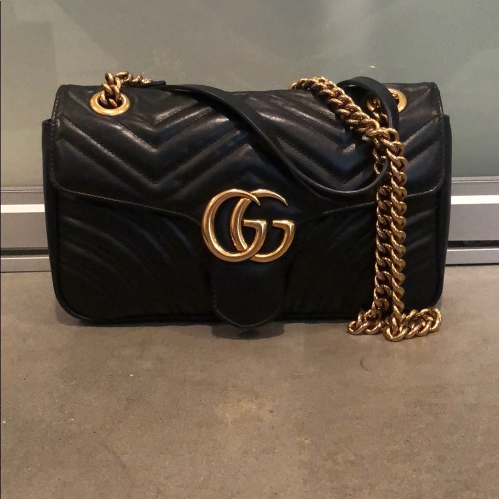 GG Gucci Marmont small Shoulder Bag in Black